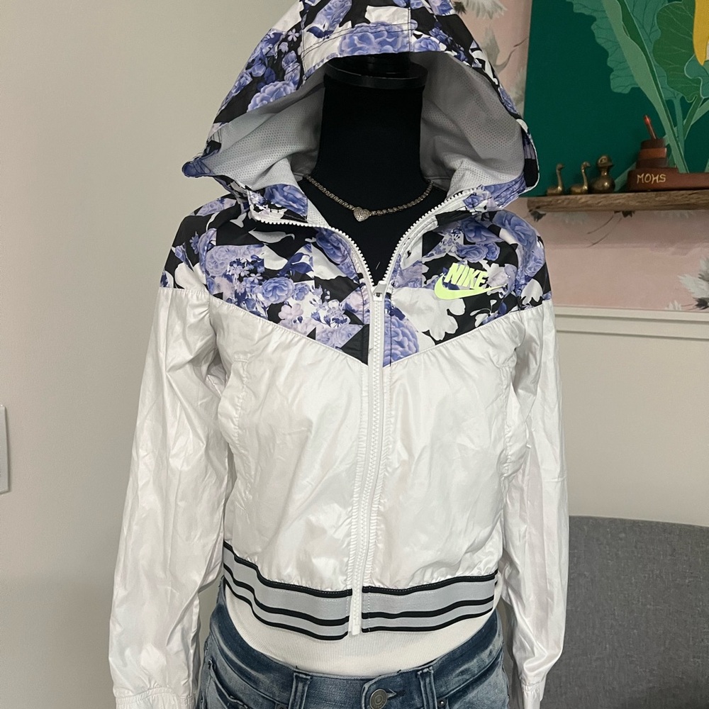 Nike Sportswear Girls White Zip Windrunner Lightweight Jacket Size Large Floral